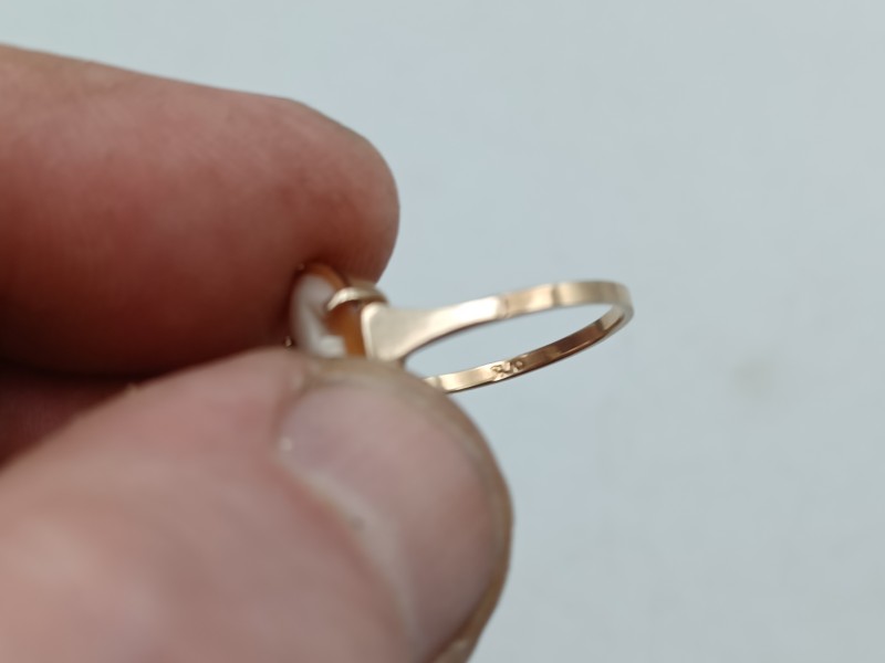 Cameo Ring 9ct Gold Vintage