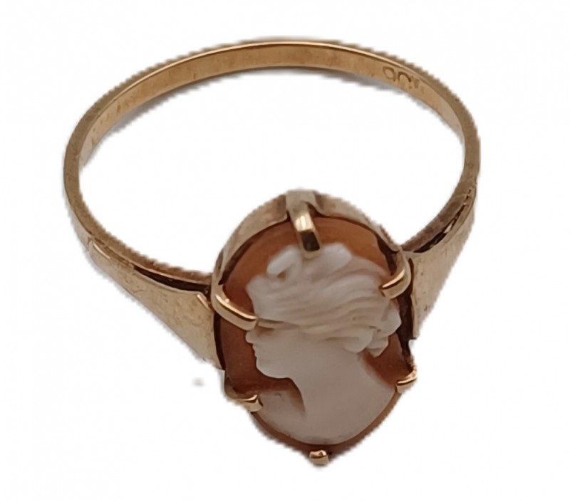 Cameo Ring 9ct Gold Vintage